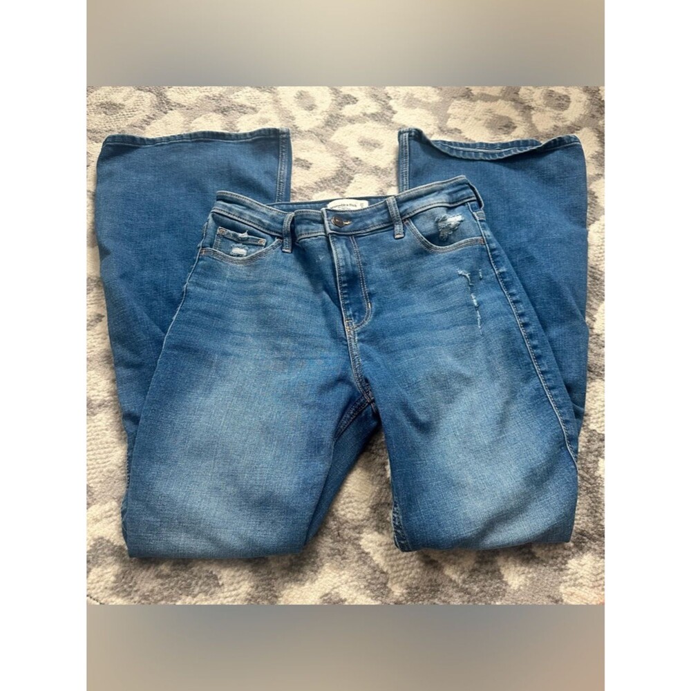 Abercrombie and Fitch The Flare Ultra High Rise Size 27 | 4R Blue Jeans Wide Leg